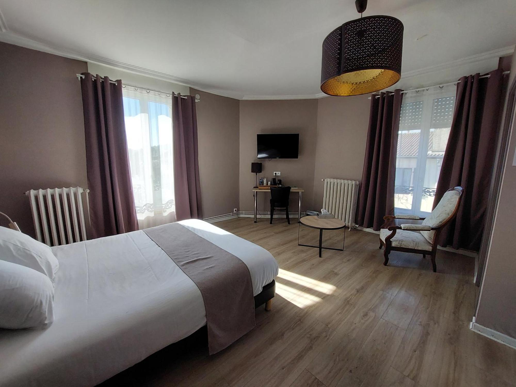 Logis Auberge Des Voyageurs Vandieres  エクステリア 写真