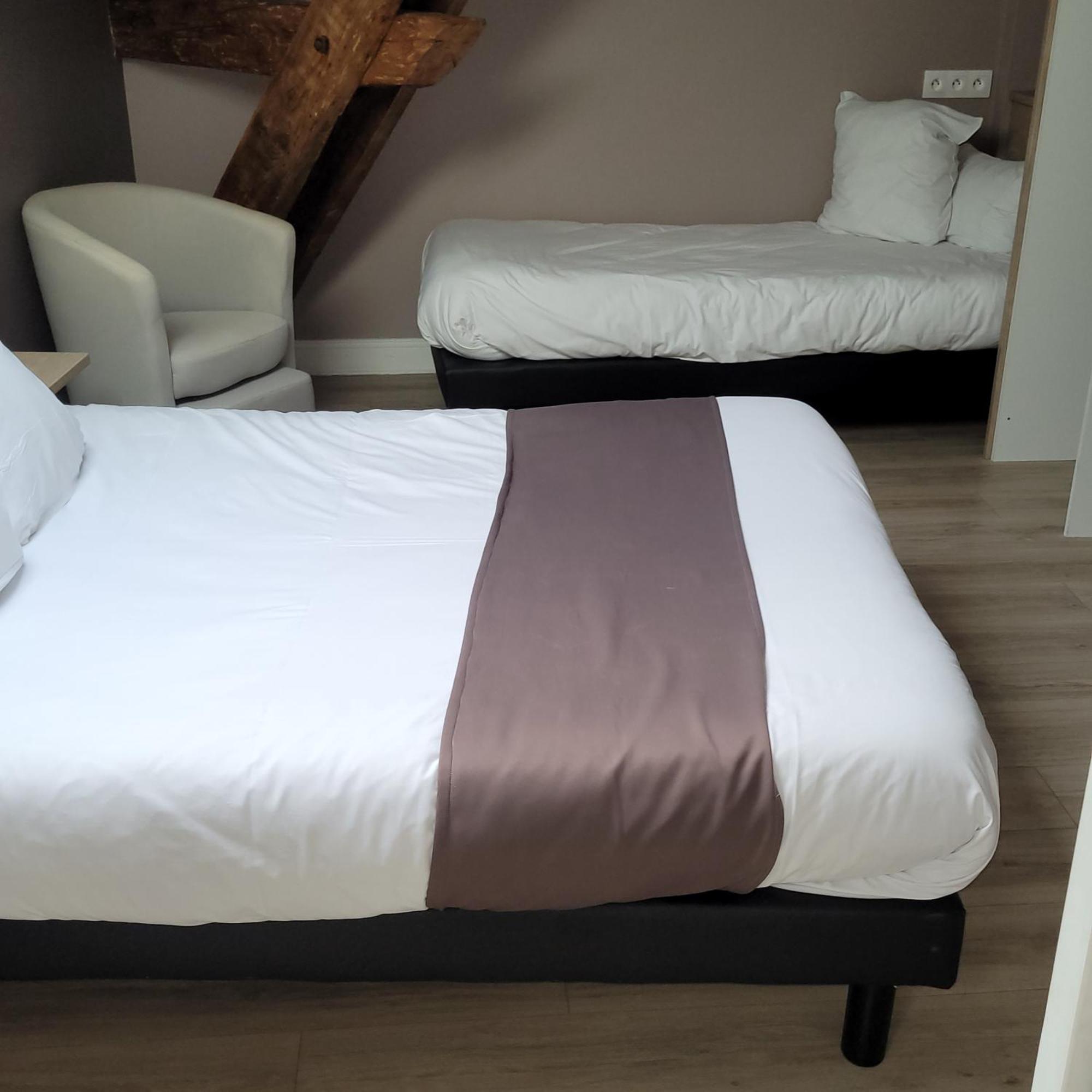 Logis Auberge Des Voyageurs Vandieres  エクステリア 写真